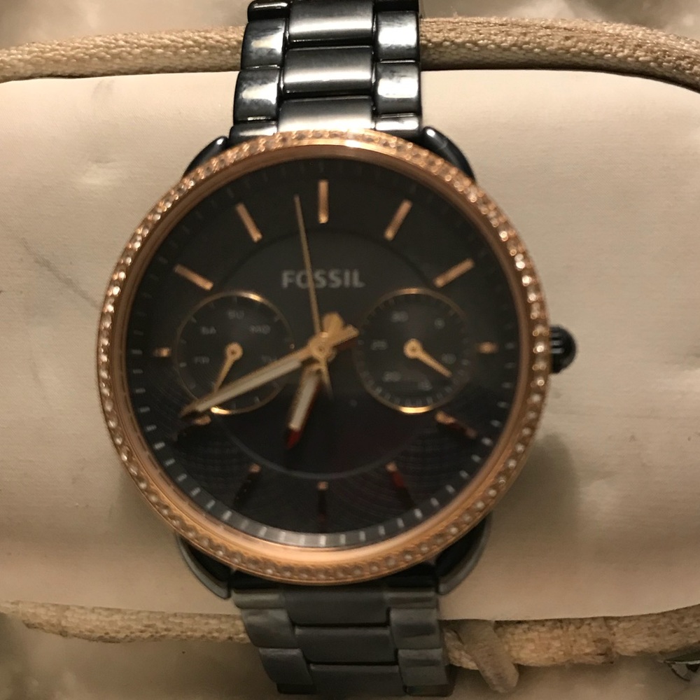 Woman’s Multifunction Blue Watch - Picture 2 of 4